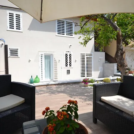 Holiday home Petra Lavea